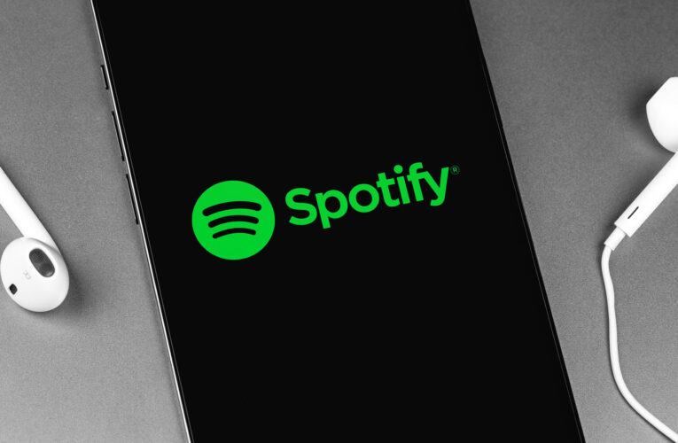 Spotify Beta Testing GIF-Laden Personalized Feed