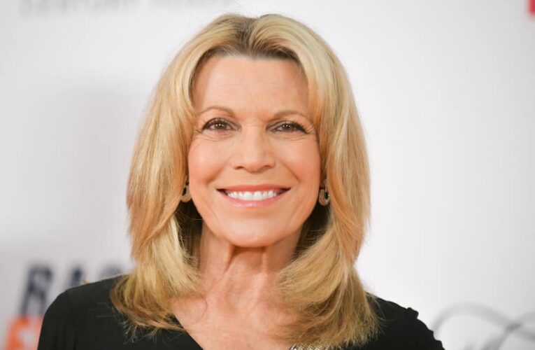 Vanna White Net Worth 2022