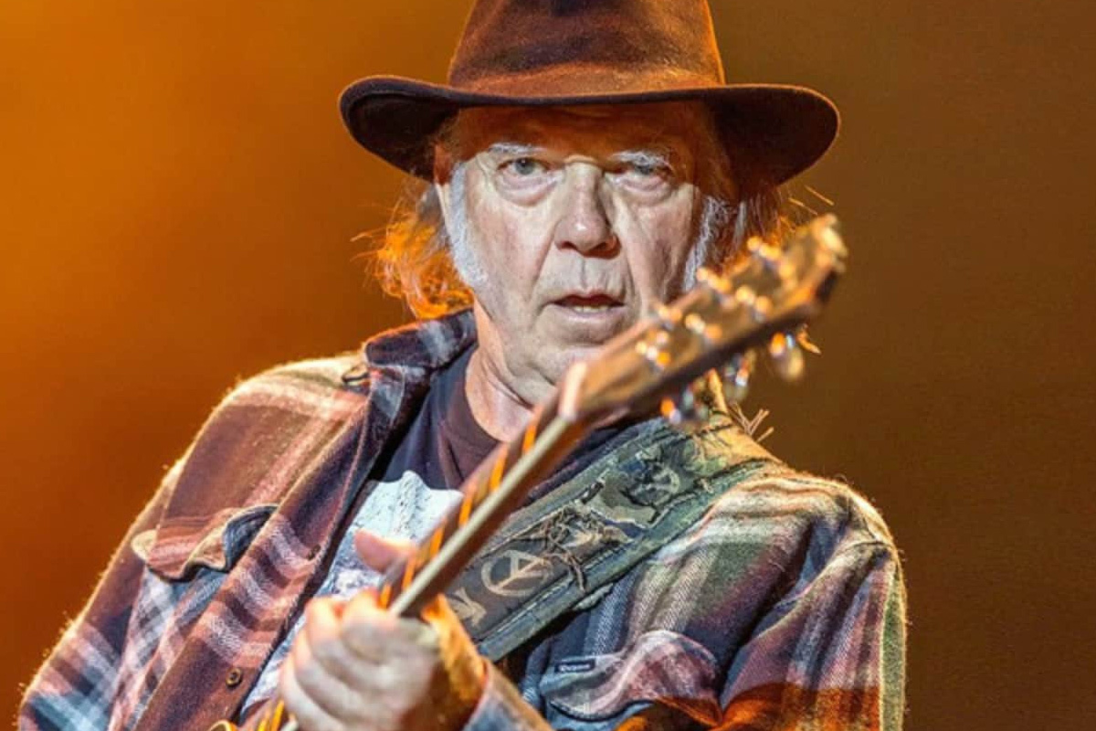 Neil Young Net Worth 2023