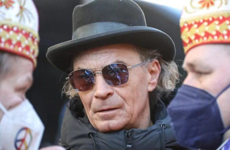 Peter Bring Net Worth